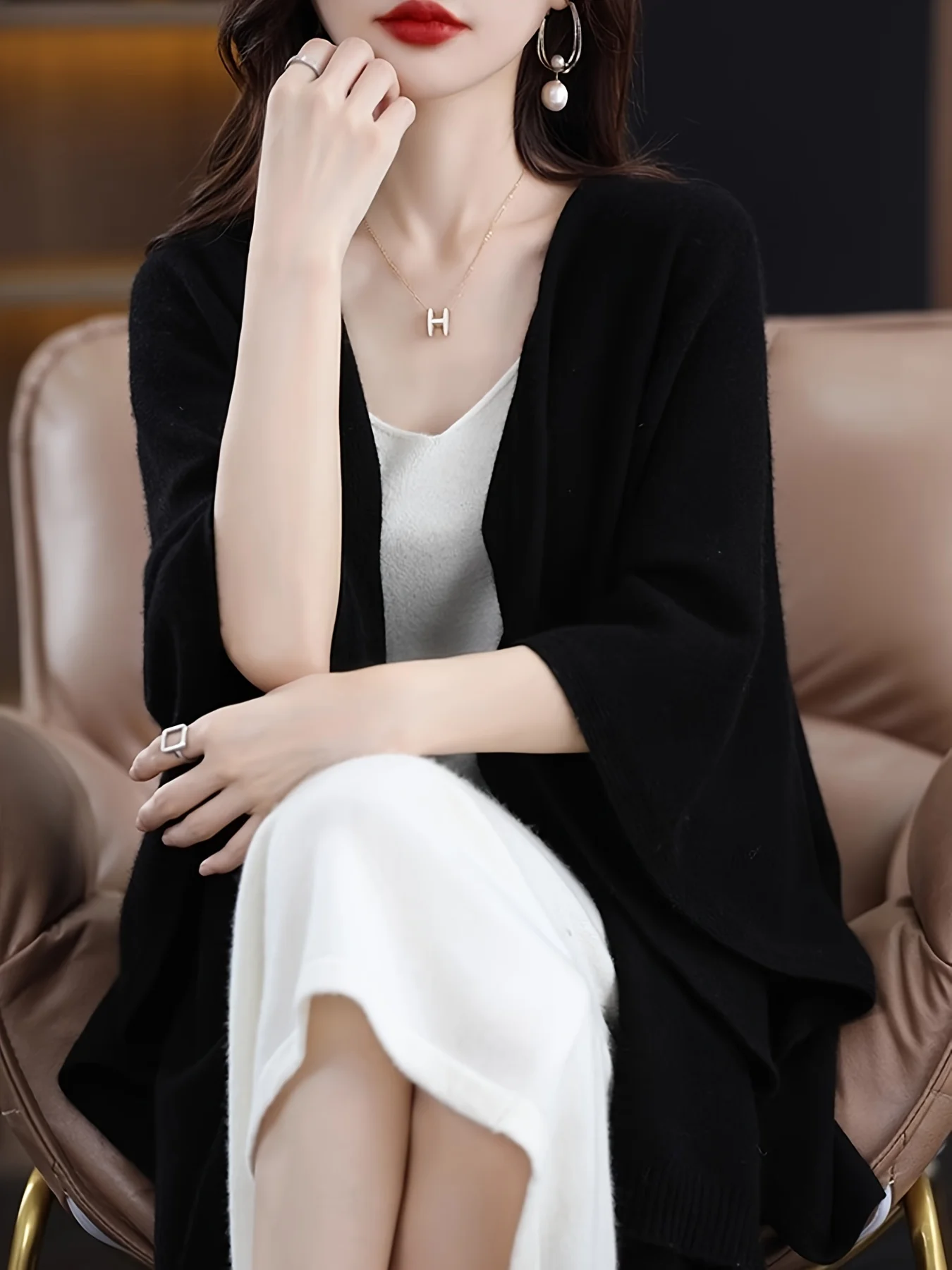 Shawl cape sweater cardigan women's spring and autumn new style outerwear loose knit sweater jacket medium long style
Shawl cape sweater cardigan women's spring and autumn new style outerwear loose knit sweater jacket medium long style