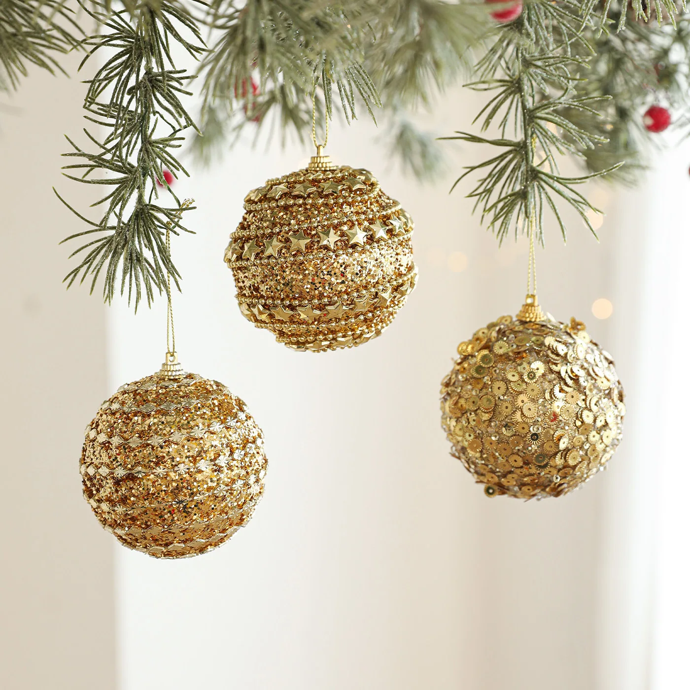 New Style Golden Foam Christmas Ball Decoration Pendant Bright Glitter Sticky Powder Christmas Tree Hanging Ball Decoration
New Style Golden Foam Christmas Ball Decoration Pendant Bright Glitter Sticky Powder Christmas Tree Hanging Ball Decoration