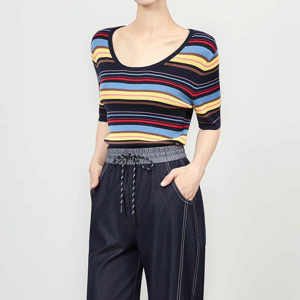 2025 Women's Retro Knit T-Shirt | 3D Woven Floral Custom-Dyed Yarn | Color Block Striped Slim Fit | Trendy Chic Casual Tops
2025 Women's Retro Knit T-Shirt | 3D Woven Floral Custom-Dyed Yarn | Color Block Striped Slim Fit | Trendy Chic Casual Tops