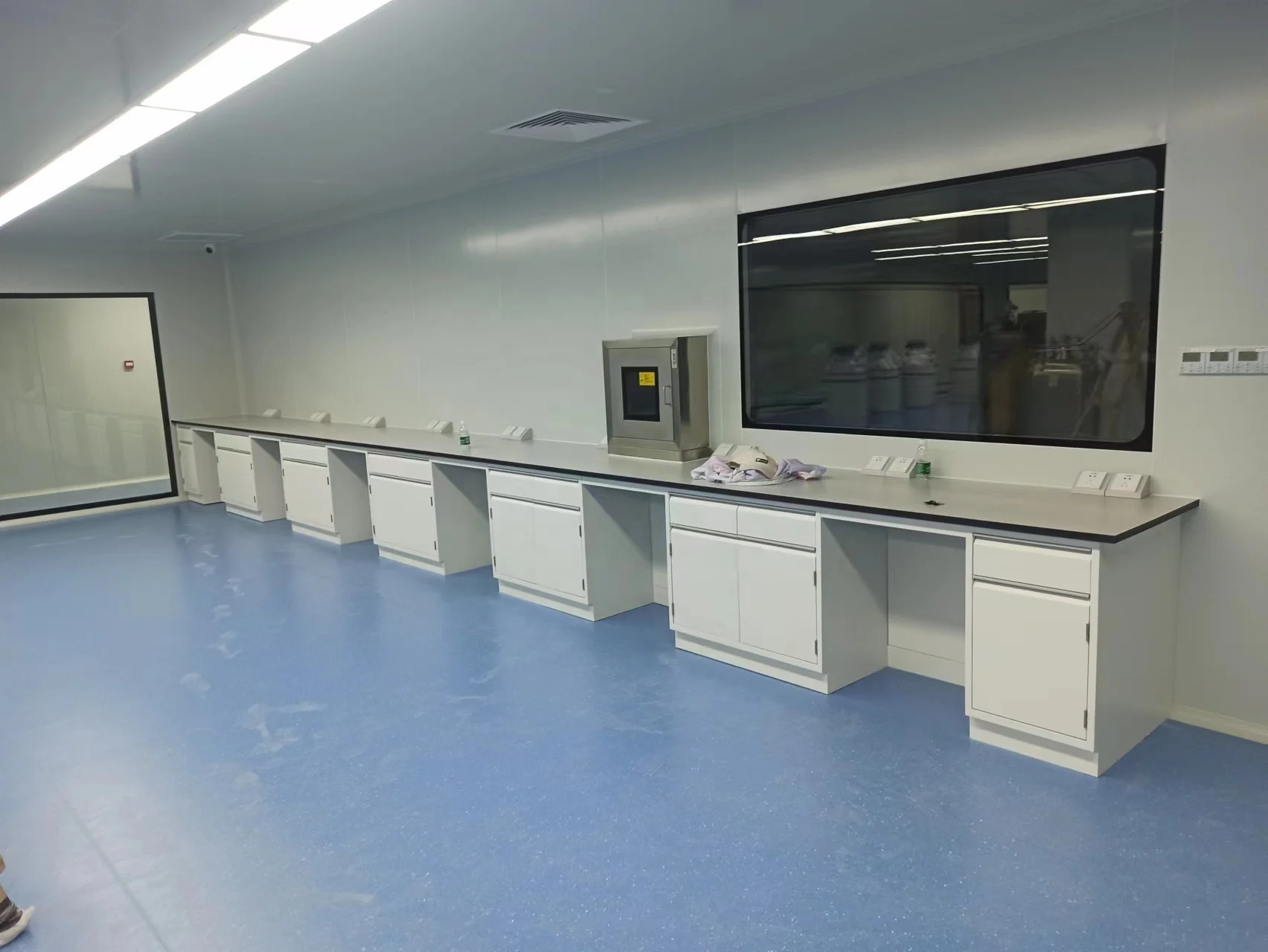 Customized Laboratory Equipment and Furniture for Bioengineering and Pharmaceutical Factories Medical School
Customized Laboratory Equipment and Furniture for Bioengineering and Pharmaceutical Factories Medical School