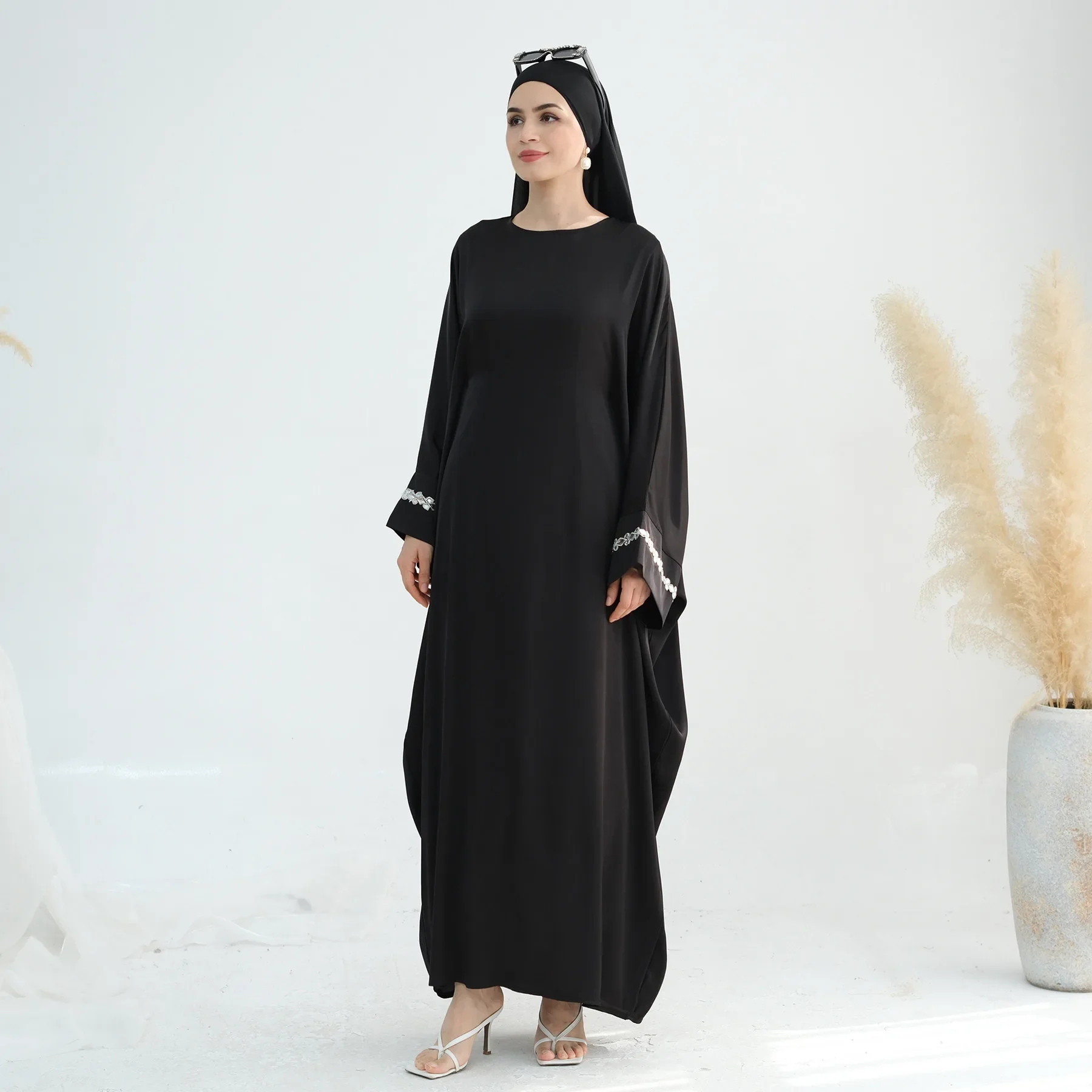 Satin Abayas for Women Diamonds Muslim Dress Ramadan Eid Djellaba Turkey Kaftan Kebaya Caftan Marocain Femme Robe Jalabiya Islam
Satin Abayas for Women Diamonds Muslim Dress Ramadan Eid Djellaba Turkey Kaftan Kebaya Caftan Marocain Femme Robe Jalabiya Islam