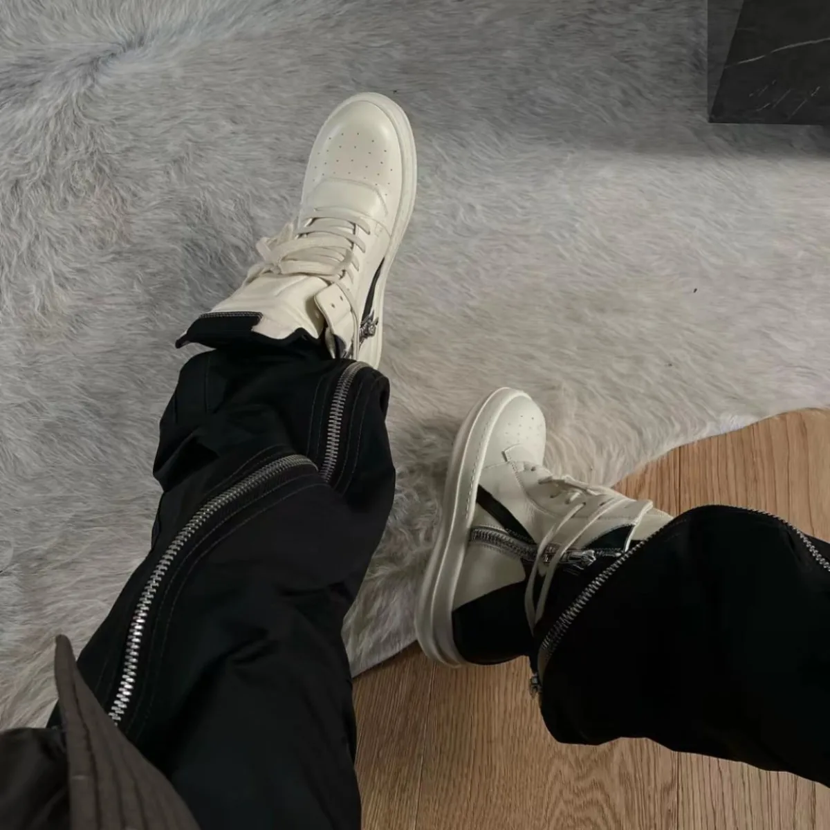 Men Sneaker R-o Designer Beige Ankle Boot High Top Shoe Women Casual Shoes White Leather Cowhide Boots Zipper Flat Sneakers
Men Sneaker R-o Designer Beige Ankle Boot High Top Shoe Women Casual Shoes White Leather Cowhide Boots Zipper Flat Sneakers