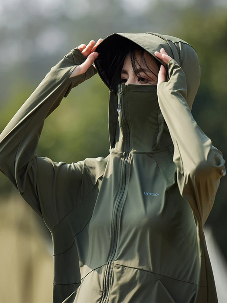 Men's Summer Ice Silk Lightweight Outdoor Fiing Jaet UPF50 Sun Protection Detachable Hood Breathable Outerwear for Couples
Men's Summer Ice Silk Lightweight Outdoor Fiing Jaet UPF50 Sun Protection Detachable Hood Breathable Outerwear for Couples