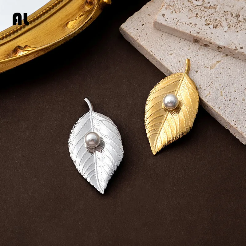 Brooch Daily Wear Pearl Stainless Steel Leaf Brooches for Women Unisex 2-color All-match Plants Party Office Pins Gifts
Brooch Daily Wear Pearl Stainless Steel Leaf Brooches for Women Unisex 2-color All-match Plants Party Office Pins Gifts
