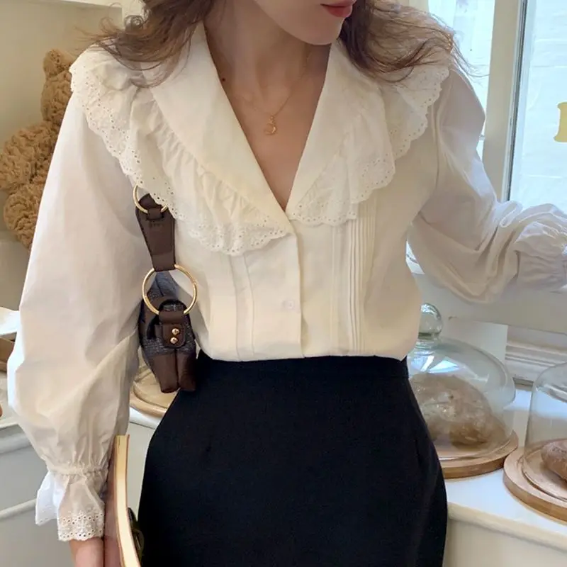 Korean Chic Vintage Lace Lapel Neck Blouses Loose Casual All-match Shirt Women Shirts & Blouses New Long Sleeve Tops Mujer
Korean Chic Vintage Lace Lapel Neck Blouses Loose Casual All-match Shirt Women Shirts & Blouses New Long Sleeve Tops Mujer