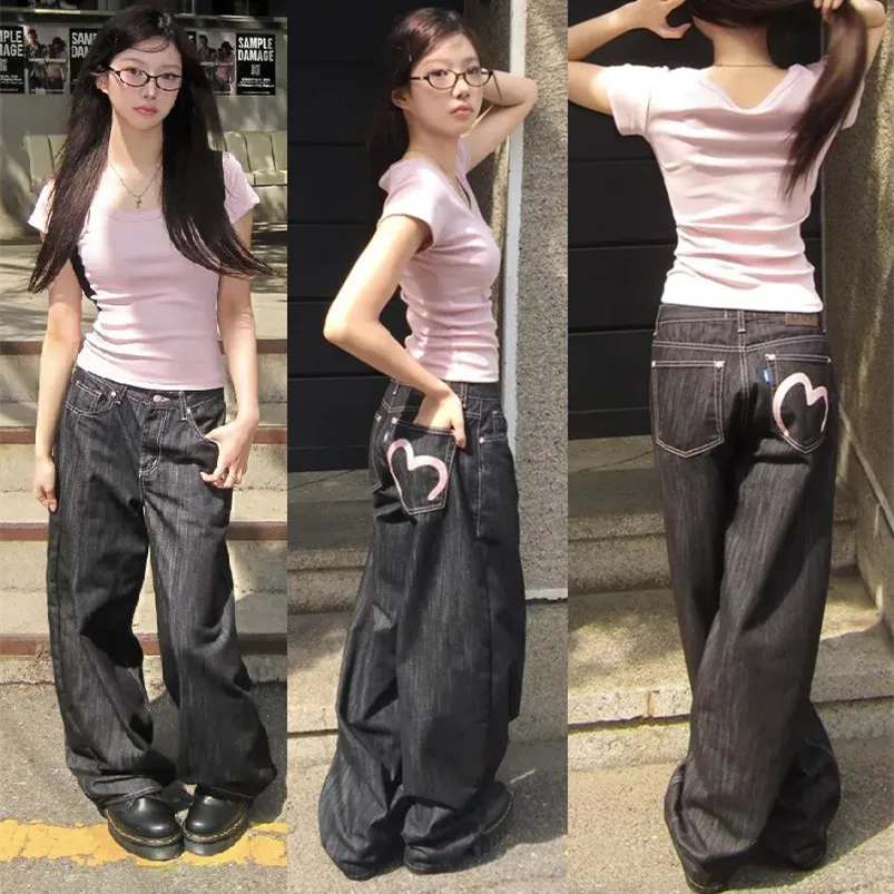 Loose Women's Jeans High Waist Wide Leg Pants Heart Pocket Casual Denim Long Trousers Korean Style Fashion Ladies' Clothing
Loose Women's Jeans High Waist Wide Leg Pants Heart Pocket Casual Denim Long Trousers Korean Style Fashion Ladies' Clothing