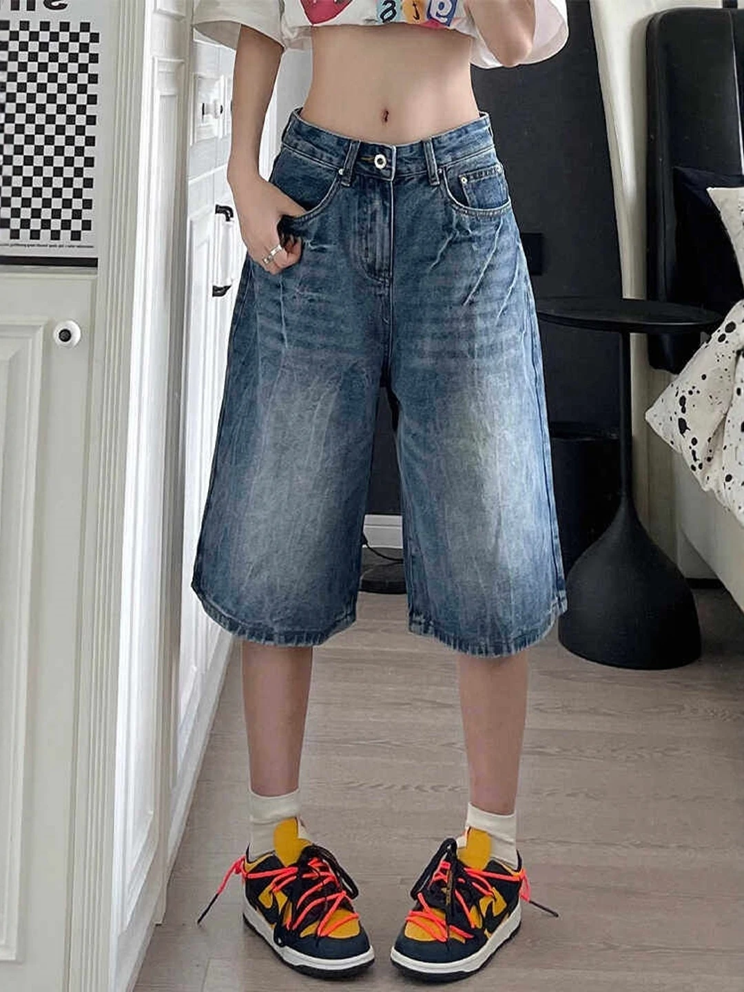 Retro Blue High Waist Denim Shorts Women's Summer 2026 Loose plus Size Wide Leg Seven-Foot Pants Commute Style Ladies Jeans
Retro Blue High Waist Denim Shorts Women's Summer 2026 Loose plus Size Wide Leg Seven-Foot Pants Commute Style Ladies Jeans