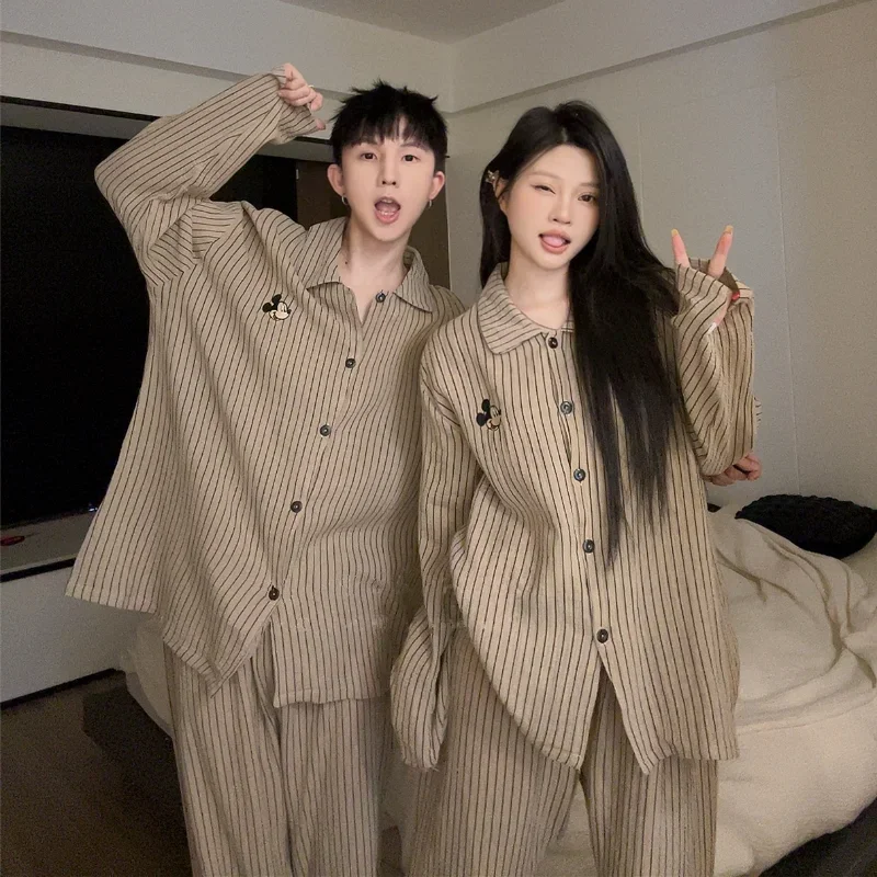 Disney couple pajamas spring casual two-piece set Mickey Mouse loungewear Disney loungewear cartoon Mickey Mouse couple pajamas
Disney couple pajamas spring casual two-piece set Mickey Mouse loungewear Disney loungewear cartoon Mickey Mouse couple pajamas