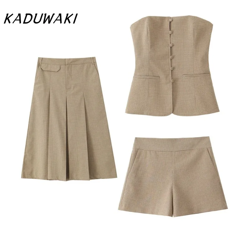 KADUWAKI Elegant Women Sexy Plaid Strapless Bustier Top and High Waist Side Zipper Shorts Three Piece Set Fashion Female Outfit
KADUWAKI Elegant Women Sexy Plaid Strapless Bustier Top and High Waist Side Zipper Shorts Three Piece Set Fashion Female Outfit