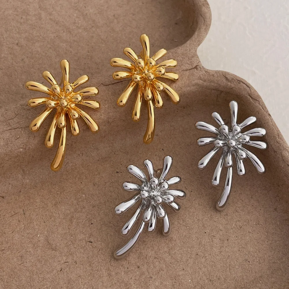 Kshmir Vintage Irregular Metal Fireworks Shaped Earrings for Women European American Personality Exaggerated Party Jewelry Gifts
Kshmir Vintage Irregular Metal Fireworks Shaped Earrings for Women European American Personality Exaggerated Party Jewelry Gifts