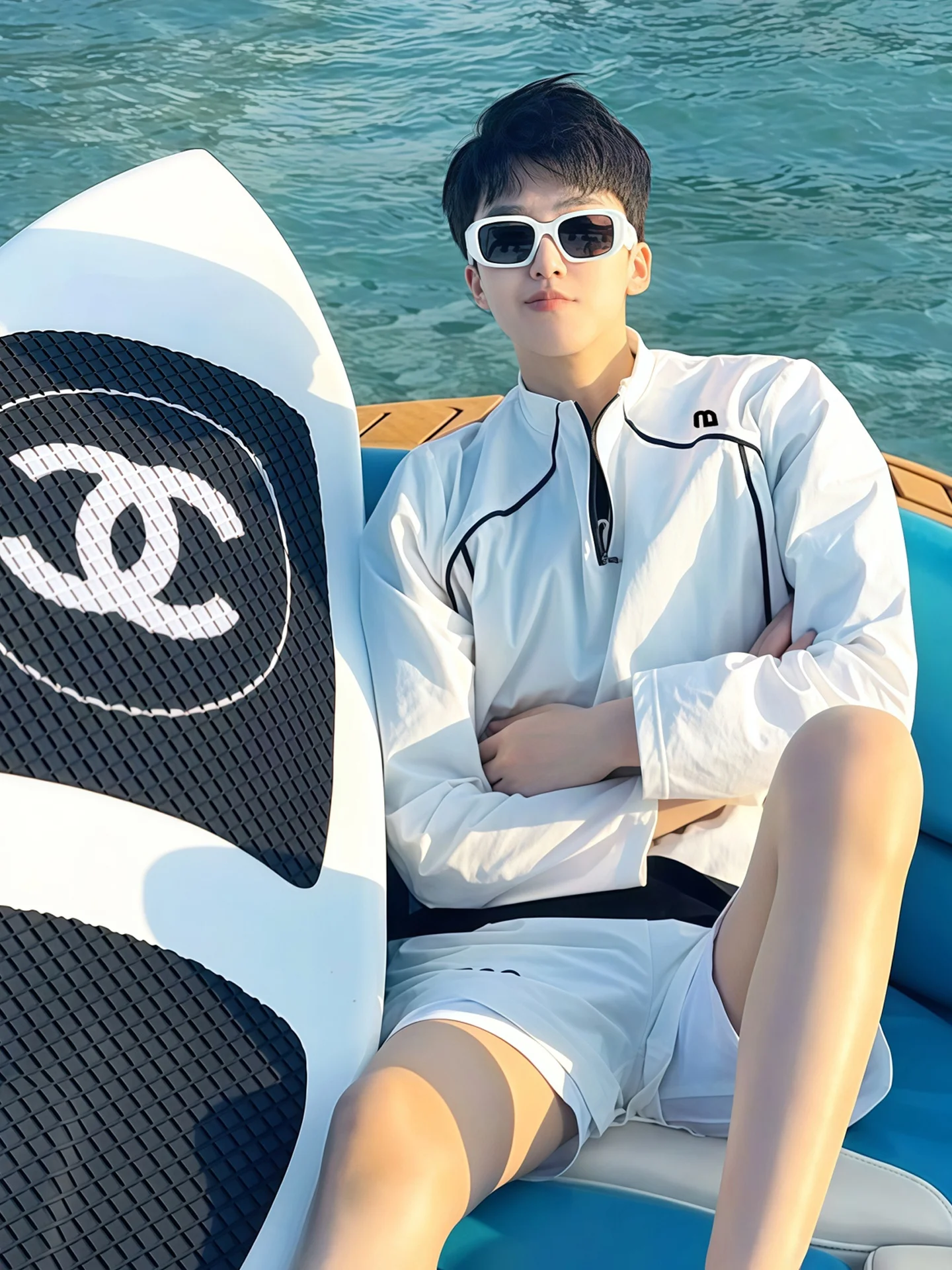 Outdoor Surfing Sportswear Set Unisex Chest Cinched Long Sleeve Swimming Suit Couple T-Shirt Summer Season Short Pants
Outdoor Surfing Sportswear Set Unisex Chest Cinched Long Sleeve Swimming Suit Couple T-Shirt Summer Season Short Pants