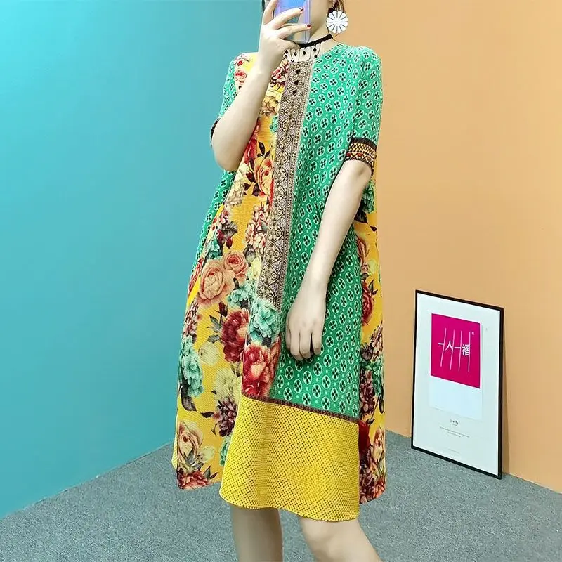 Casual Dress Female 2023 New Women Fashion National Style Summer New Pleated Print O neck Dress Loose Air A-line Dress Female
Casual Dress Female 2023 New Women Fashion National Style Summer New Pleated Print O neck Dress Loose Air A-line Dress Female