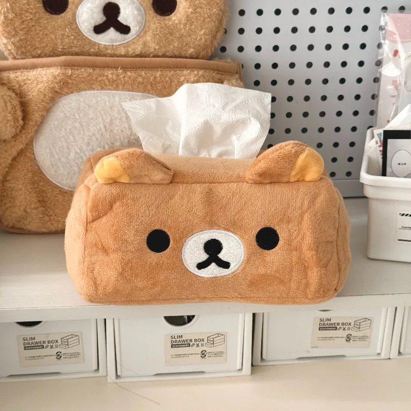 Милая плюшевая коробка для салфеток Rilakkuma, милый чехол для салфеток, большая емкость, домашнее хранилище салфеток, женские аксессуары, украшение автомобиля, оптовая продажа
Милая плюшевая коробка для салфеток Rilakkuma, милый чехол для салфеток, большая емкость, домашнее хранилище салфеток, женские аксессуары, украшение автомобиля, оптовая продажа