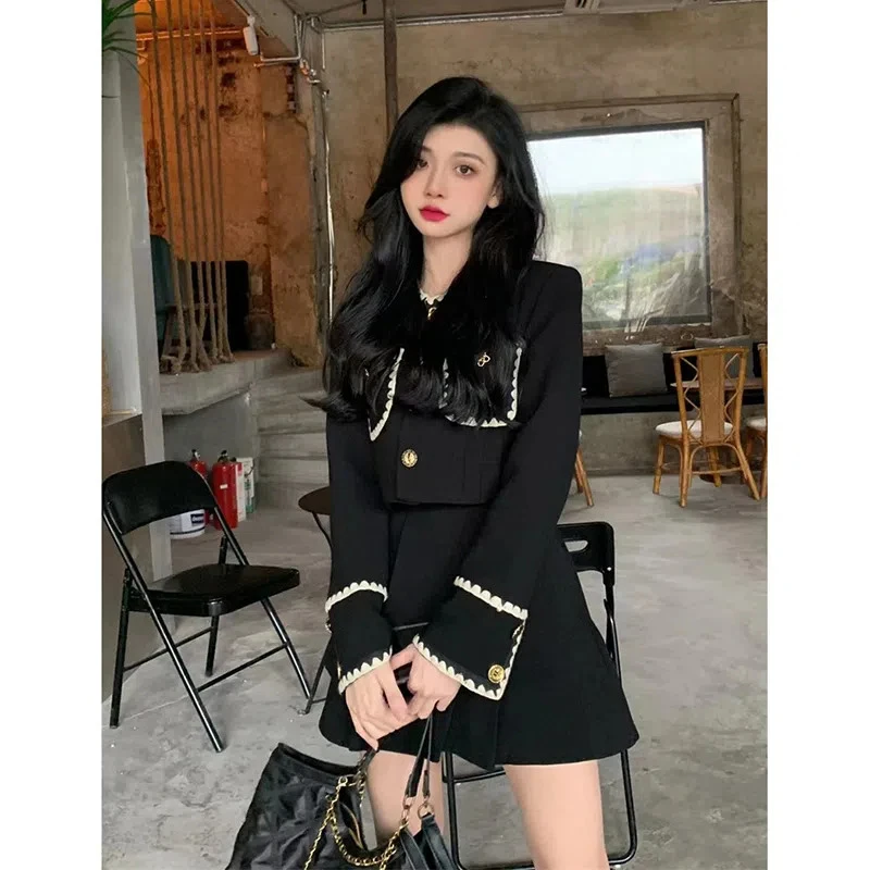 High-end Sense Fashion Women's Suit Jacket Autumn and Winter 2024 New Elegant Slim-fit Short Black Coat Top Skirt Two-piece Set
High-end Sense Fashion Women's Suit Jacket Autumn and Winter 2024 New Elegant Slim-fit Short Black Coat Top Skirt Two-piece Set