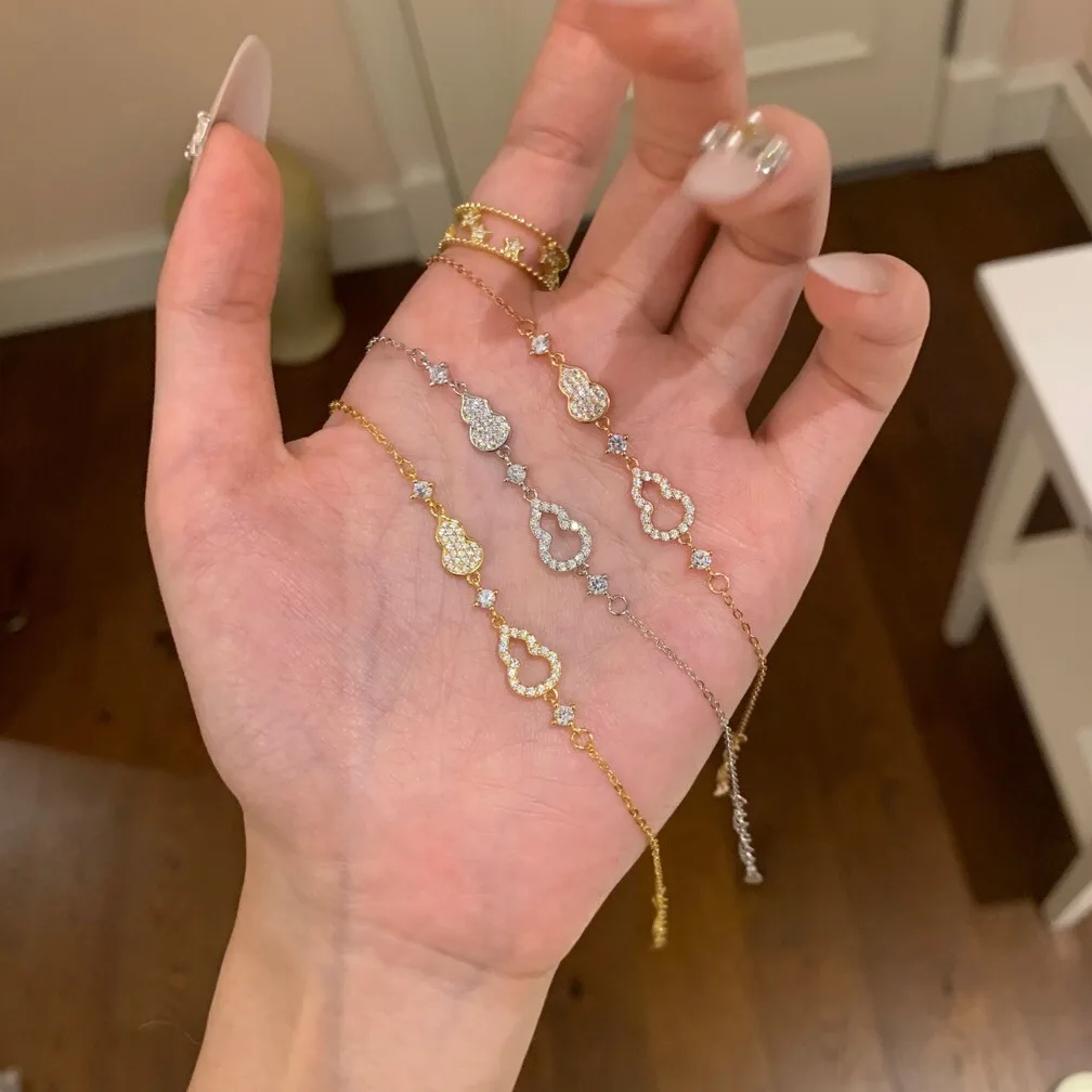 S925 Sterling Silver Gourd Shaped Bracelet With Micro-Paved Diamonds Flashy Fashionable Lightweight Luxuryromantic Jewelry Gifts
S925 Sterling Silver Gourd Shaped Bracelet With Micro-Paved Diamonds Flashy Fashionable Lightweight Luxuryromantic Jewelry Gifts