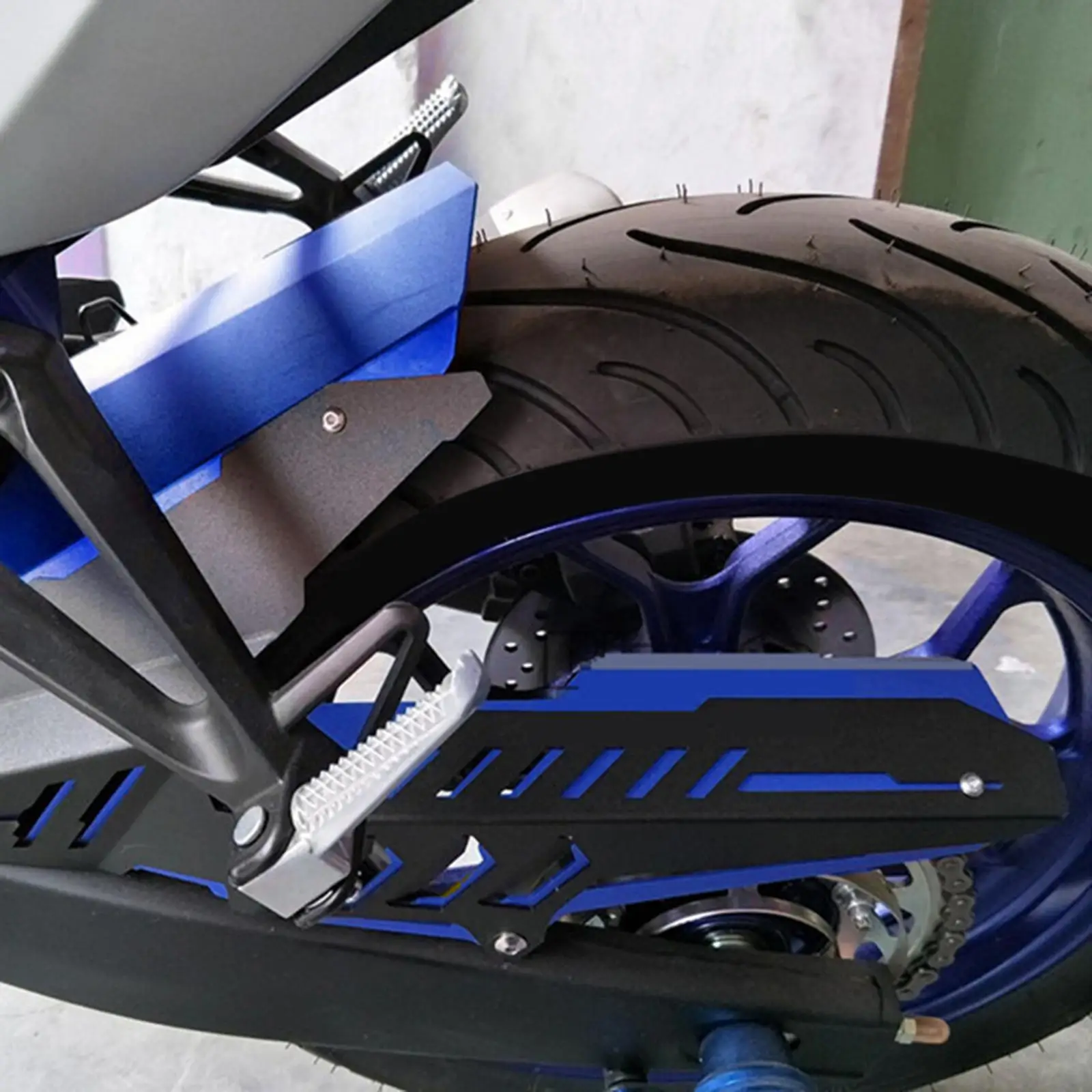 CNC Aluminum Alloy Rear Tire Hugger Mudguard Fender Protector Kit for Yamaha R25 R3 MT
CNC Aluminum Alloy Rear Tire Hugger Mudguard Fender Protector Kit for Yamaha R25 R3 MT