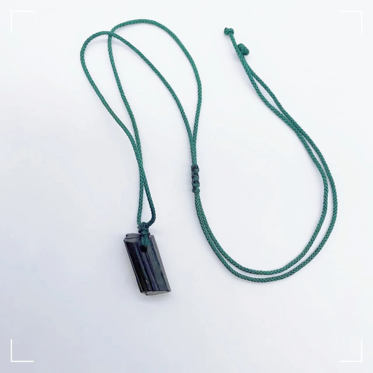 Natural Crystal Black Tourmaline Stone Pendant Necklace Fashion Personality Jewelry Healing Raw Gemstone Irregular Shape Gift 
Natural Crystal Black Tourmaline Stone Pendant Necklace Fashion Personality Jewelry Healing Raw Gemstone Irregular Shape Gift