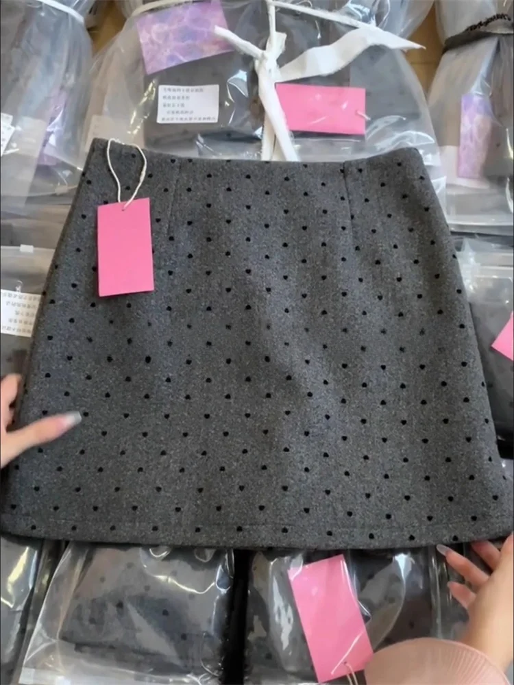 Женская твидовая юбка в горошек для похудения, корейский стиль, с завышенной талией, А-силуэт, повседневная, стандартный крой, производство Китай
Женская твидовая юбка в горошек для похудения, корейский стиль, с завышенной талией, А-силуэт, повседневная, стандартный крой, производство Китай