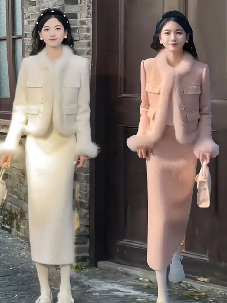 Winter Women Thicken Cotton-padded Warm Skirt Suits Fashion Fur Patchwork Short Jacket And High Waist Long Skirt Two Piece Set
Winter Women Thicken Cotton-padded Warm Skirt Suits Fashion Fur Patchwork Short Jacket And High Waist Long Skirt Two Piece Set