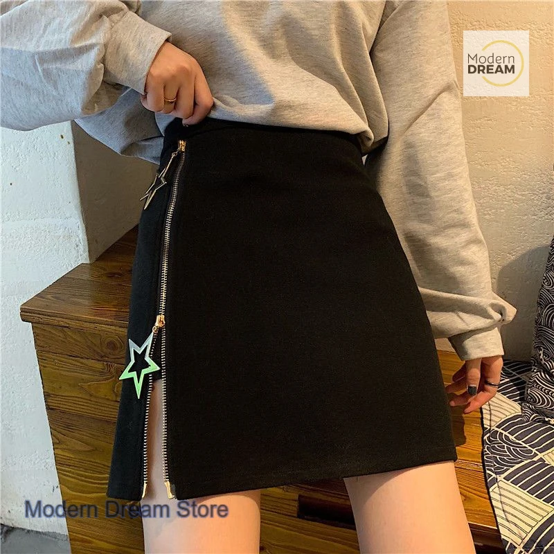 Korean style high waist A-bag hip skirt female spring and autumn new zipper decoration fashion design loose slim casual skirt.
Korean style high waist A-bag hip skirt female spring and autumn new zipper decoration fashion design loose slim casual skirt.