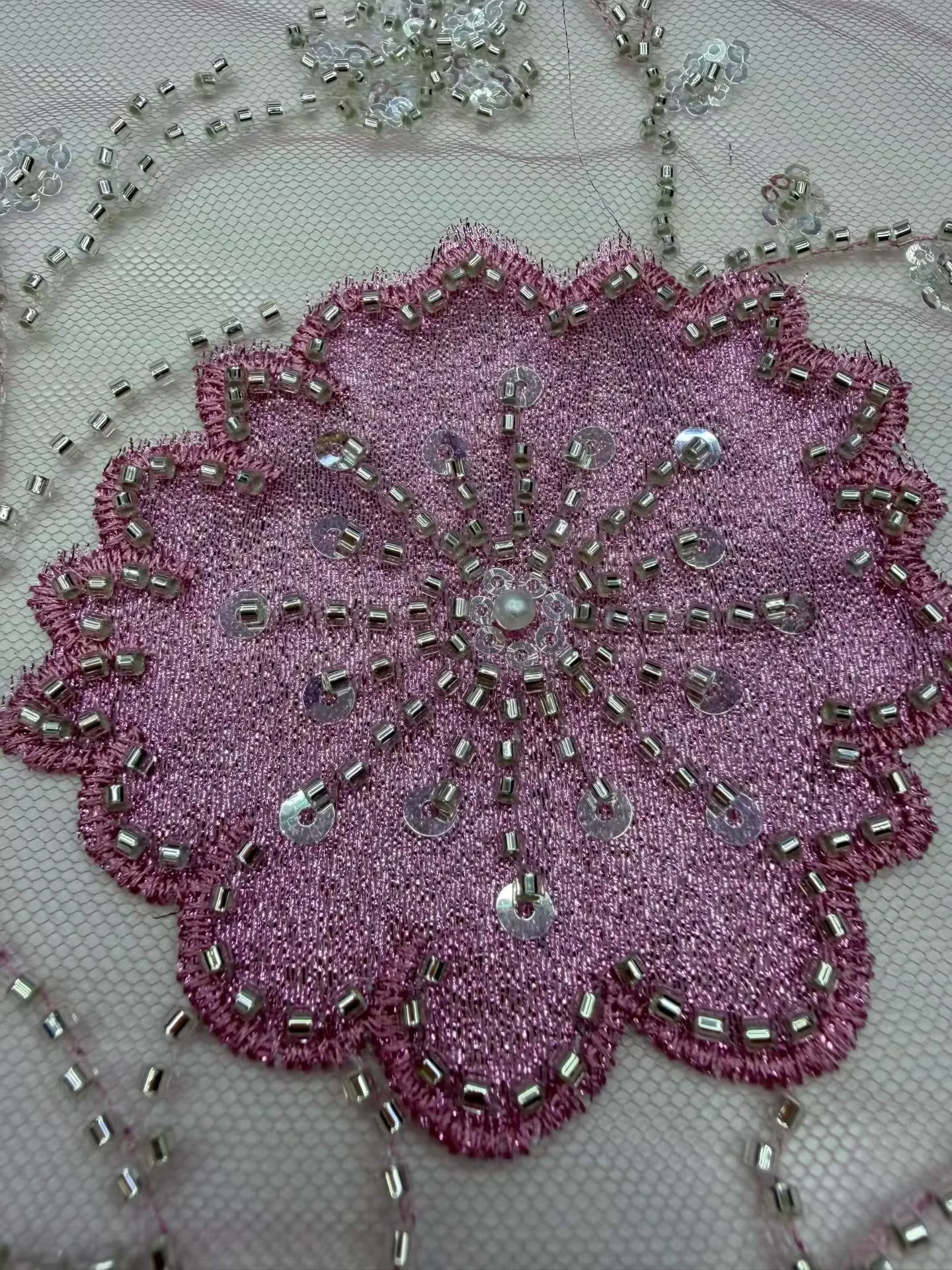 2026 African Tulle Beaded Lace Fabric French Bridal Sequins Lace Fabric Nigerian Sequins Tulle Lace Fabric Materiel Dress
2026 African Tulle Beaded Lace Fabric French Bridal Sequins Lace Fabric Nigerian Sequins Tulle Lace Fabric Materiel Dress