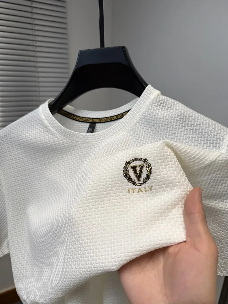 Designer High-end Brand Short Sleeve T-shirt Men's Summer New High-quality Ice Silk Comfortable Breathable Casual Round Neck
Designer High-end Brand Short Sleeve T-shirt Men's Summer New High-quality Ice Silk Comfortable Breathable Casual Round Neck