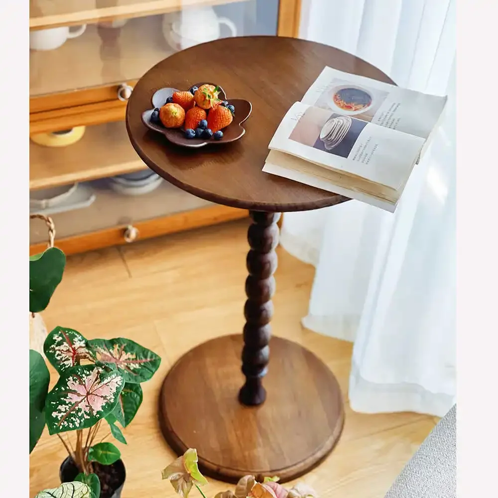 French retro American solid wood side table small coffee table living room sofa corner tables balcony casual tables round tables
French retro American solid wood side table small coffee table living room sofa corner tables balcony casual tables round tables