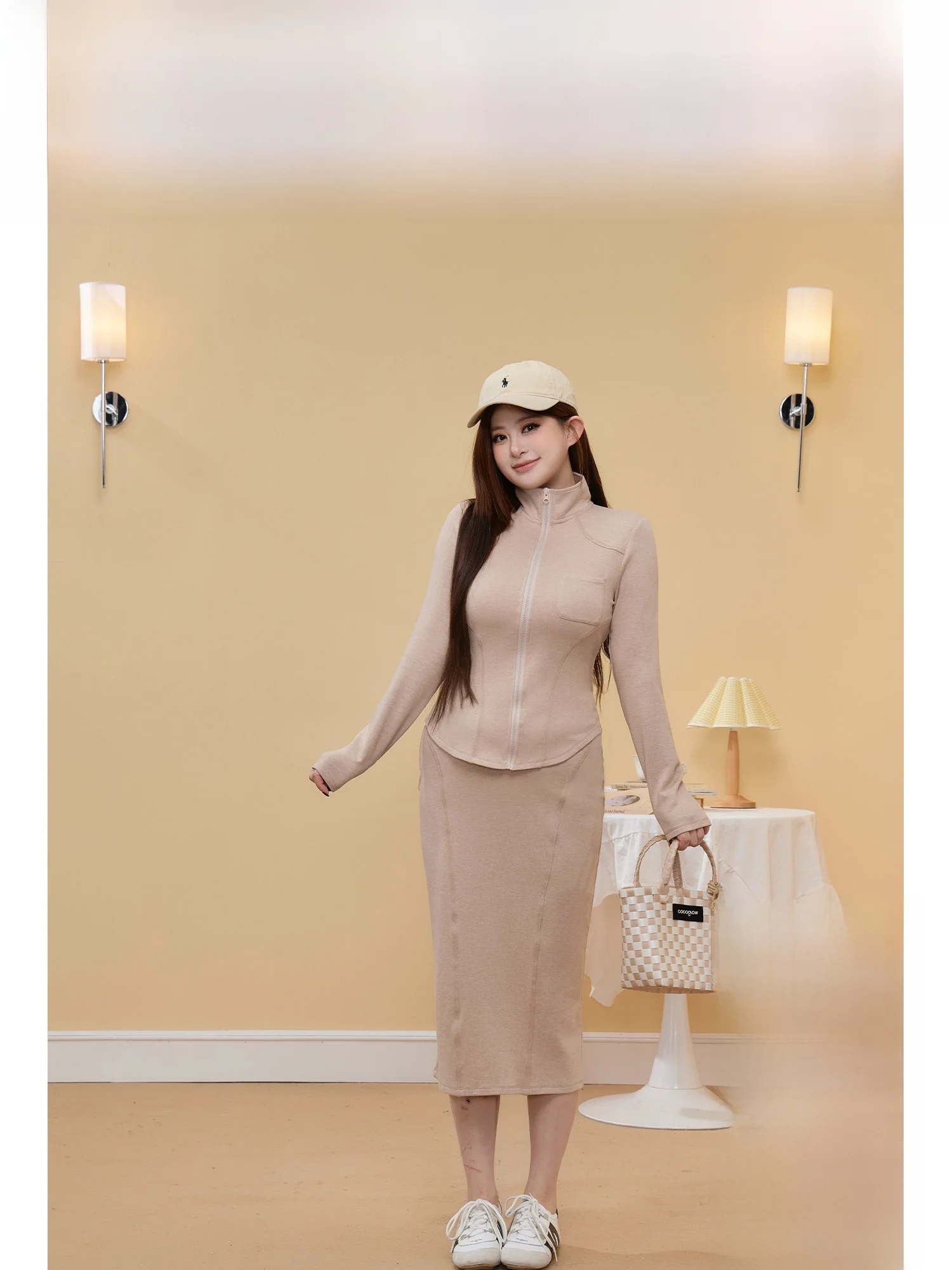 Chic Summer Outfit Women's New Style High Waist Long Sleeve Top Skirt Set Fashionable Elegant Two-Piece Suit for Adults
Chic Summer Outfit Women's New Style High Waist Long Sleeve Top Skirt Set Fashionable Elegant Two-Piece Suit for Adults