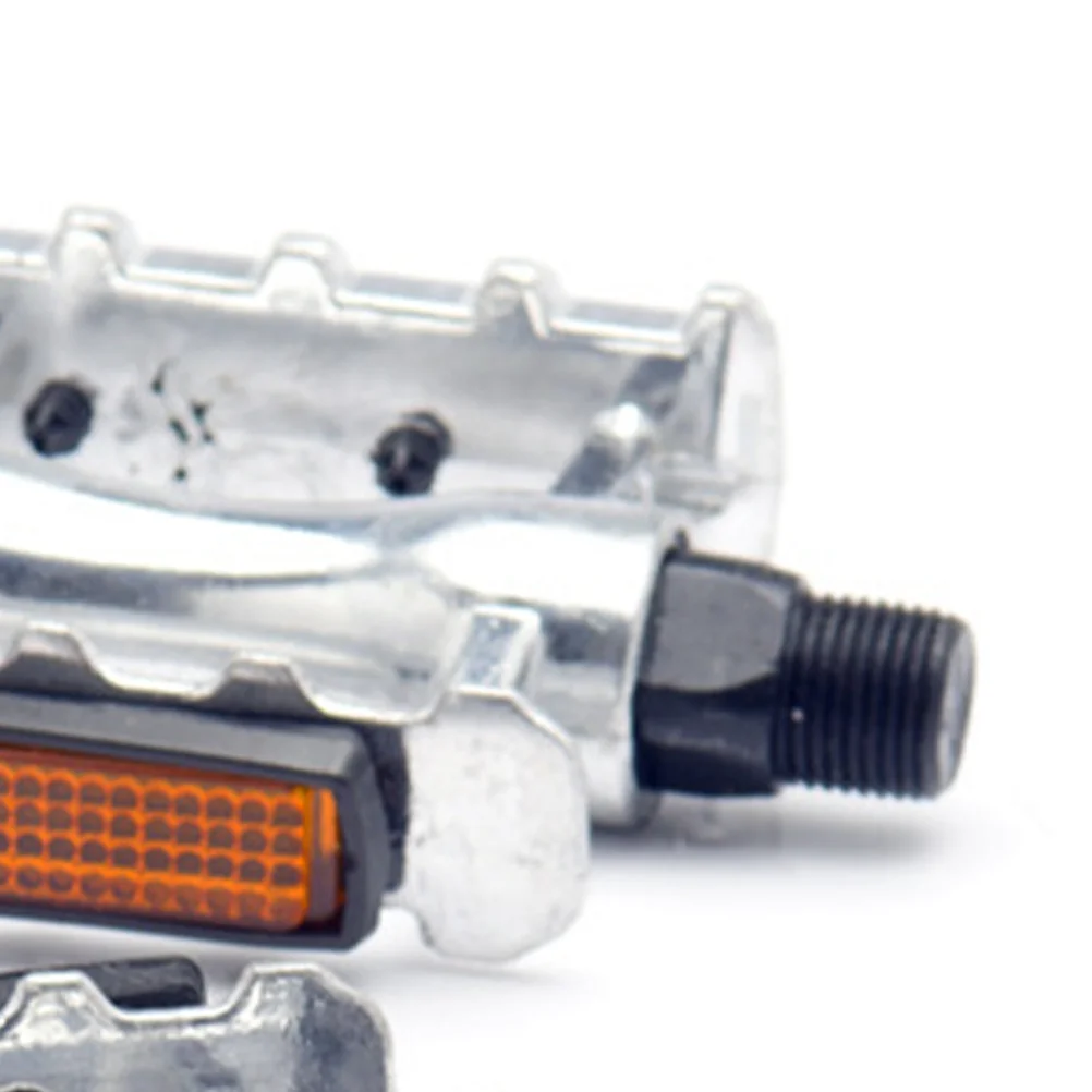 1 Pair Aluminum Alloy Mountain Bike Pedal Anti-Slip Spikes Reflective Stripe Ball Bearing Universal Platform Pedal For Road
1 Pair Aluminum Alloy Mountain Bike Pedal Anti-Slip Spikes Reflective Stripe Ball Bearing Universal Platform Pedal For Road