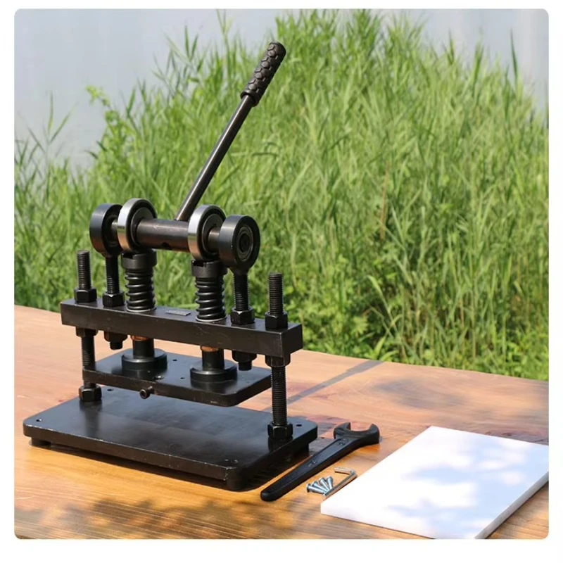 Manual Die Cutting Machine Gift Box Book Cover Die Cutting Machine
Manual Die Cutting Machine Gift Box Book Cover Die Cutting Machine