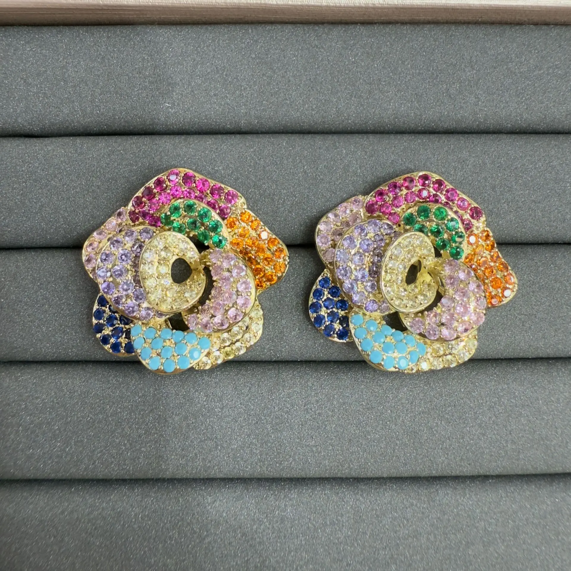earrings and ring for women jewelry shiny zircon multicolor white yellow blue flower rose stud earrings opening ring party gift
earrings and ring for women jewelry shiny zircon multicolor white yellow blue flower rose stud earrings opening ring party gift