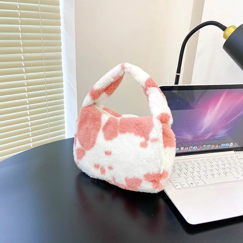 Simple Cute Small Bag 2025 Autumn/Winter New Plush Personalized Women's Small Square Bag Fashion Leisure Soft Plush Handbag
Simple Cute Small Bag 2025 Autumn/Winter New Plush Personalized Women's Small Square Bag Fashion Leisure Soft Plush Handbag
