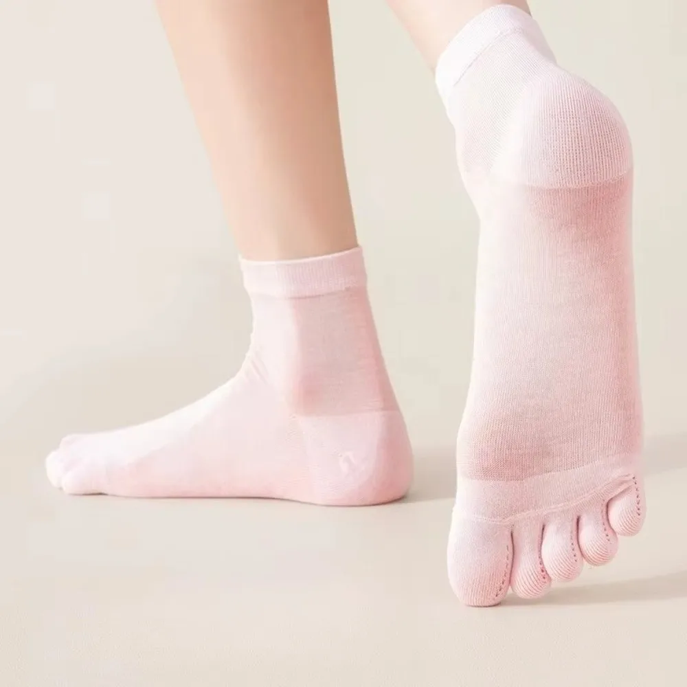 Unisex Breathable Toe Socks Mesh Sweat Absorption Five-Fingers Sock Solid Color Deodorant Sports Sock Men and Women
Unisex Breathable Toe Socks Mesh Sweat Absorption Five-Fingers Sock Solid Color Deodorant Sports Sock Men and Women