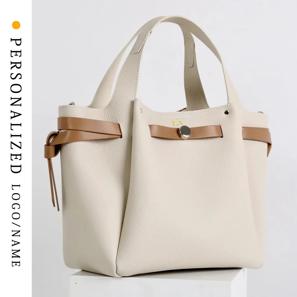 Personalized Initial Letter Custom New Fashion Head Layer Cowhide Large Capacity Pleated Commuter Tote Bag One-shoulder Underarm
Personalized Initial Letter Custom New Fashion Head Layer Cowhide Large Capacity Pleated Commuter Tote Bag One-shoulder Underarm