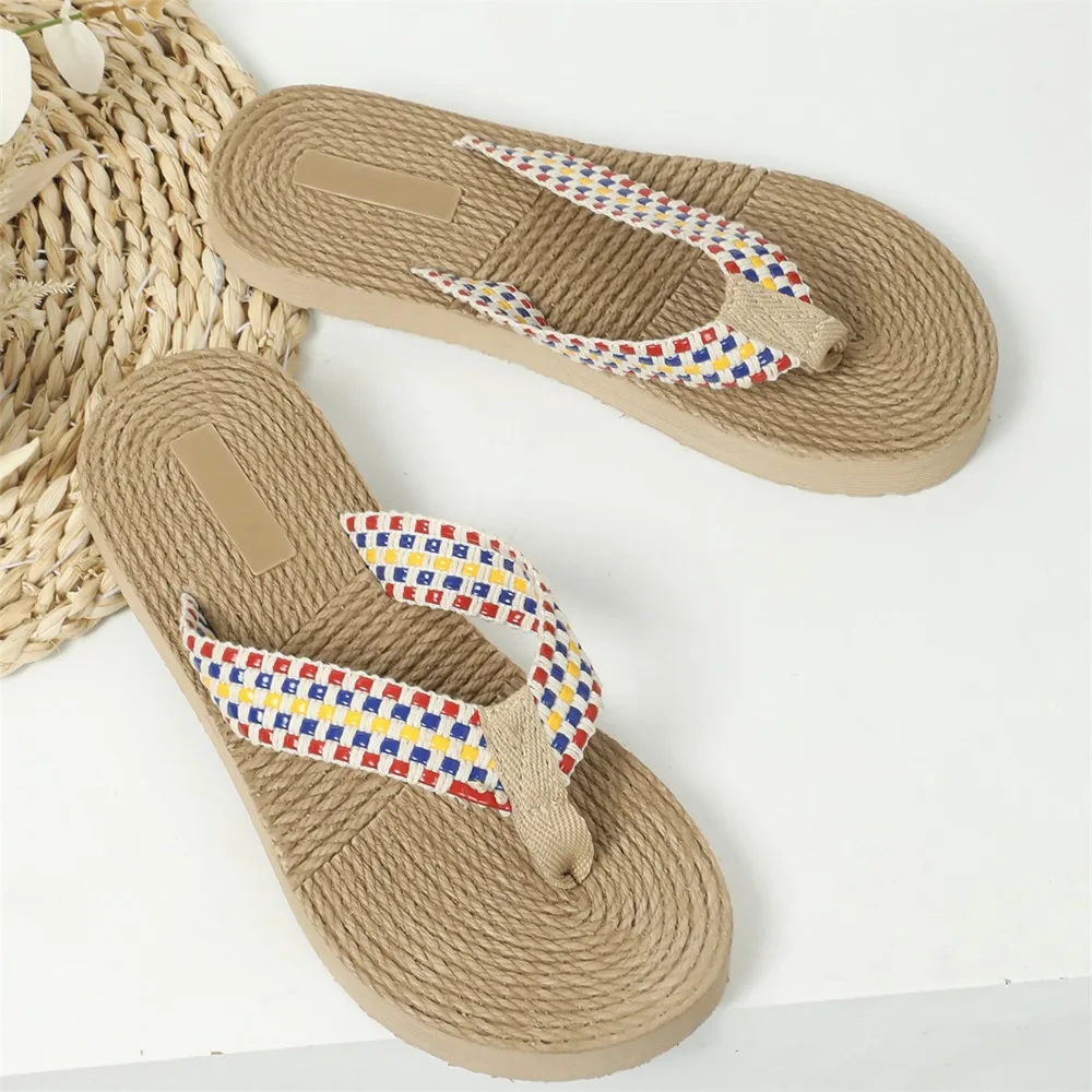 Women's Flat Slippers New Grass Imitation Woven Slippers Women Outside Flip Flops Fashionable Beach Shoes Women Sandals
Women's Flat Slippers New Grass Imitation Woven Slippers Women Outside Flip Flops Fashionable Beach Shoes Women Sandals