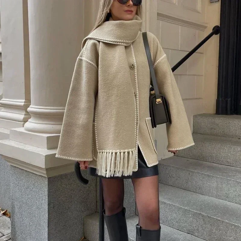 Streetwear Elegant Cashmere Jacket Women Warm Coat with Scarf Winter Fashion Long Sleeve Thick Jackets Loose Ladies Coats 30063
Streetwear Elegant Cashmere Jacket Women Warm Coat with Scarf Winter Fashion Long Sleeve Thick Jackets Loose Ladies Coats 30063