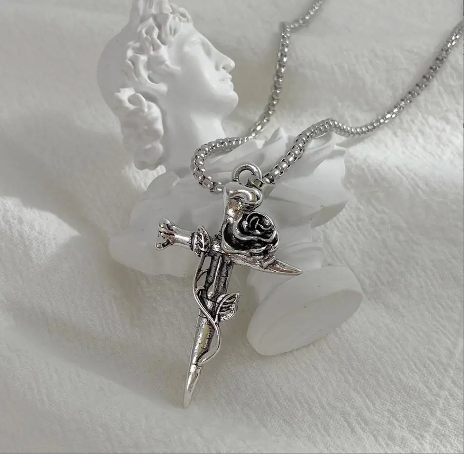 1PC Vintage Cross Pendant Necklace for Men Women Rock Punk Rose Flower Gothic Collar Gifts for Him Jewelry F2031
1PC Vintage Cross Pendant Necklace for Men Women Rock Punk Rose Flower Gothic Collar Gifts for Him Jewelry F2031