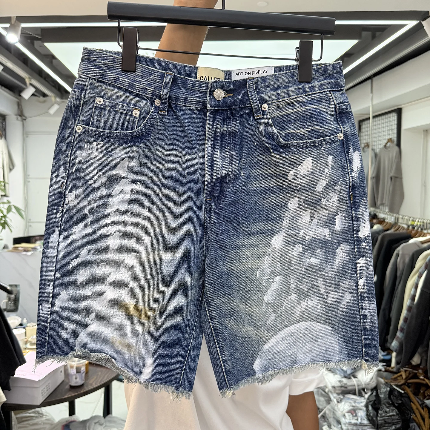 Waed Hand-Painted Splatter-Dye Print High Street ex Frayed Hem Denim orts Casual Wear for Teens And Young Adults
Waed Hand-Painted Splatter-Dye Print High Street ex Frayed Hem Denim orts Casual Wear for Teens And Young Adults