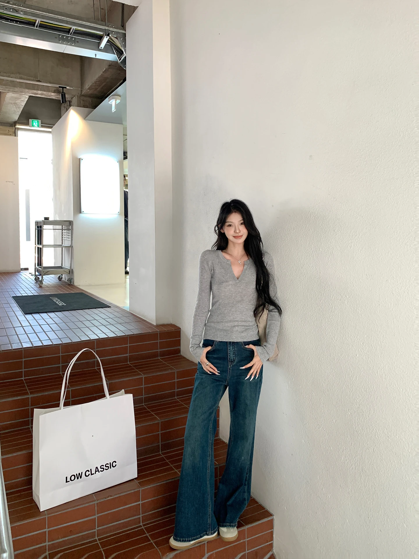 Джинсы-клеш Stevens Retro Blue Bell Bot для женщин, с высокой талией, облегающие, широкие, длинные брюки, удобные, из мягкой ткани
Джинсы-клеш Stevens Retro Blue Bell Bot для женщин, с высокой талией, облегающие, широкие, длинные брюки, удобные, из мягкой ткани