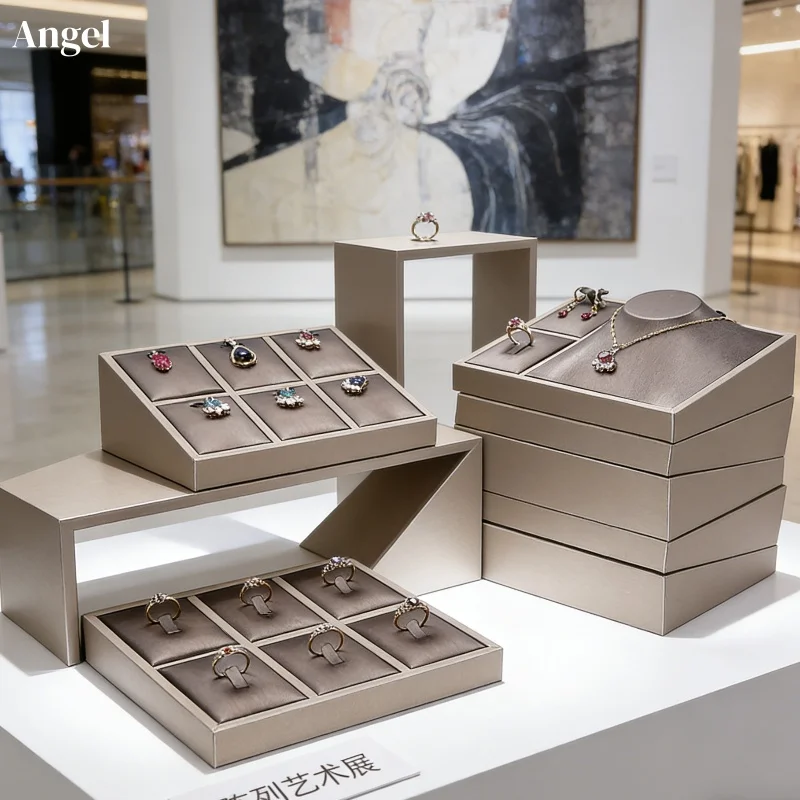 Роскошный коричневый браслет из искусственной кожи, набор для демонстрации ювелирных изделий, лоток для хранения, чехол-держатель, органайзер для ожерелья, кольца, ювелирного магазина, витрина магазина
Роскошный коричневый браслет из искусственной кожи, набор для демонстрации ювелирных изделий, лоток для хранения, чехол-держатель, органайзер для ожерелья, кольца, ювелирного магазина, витрина магазина