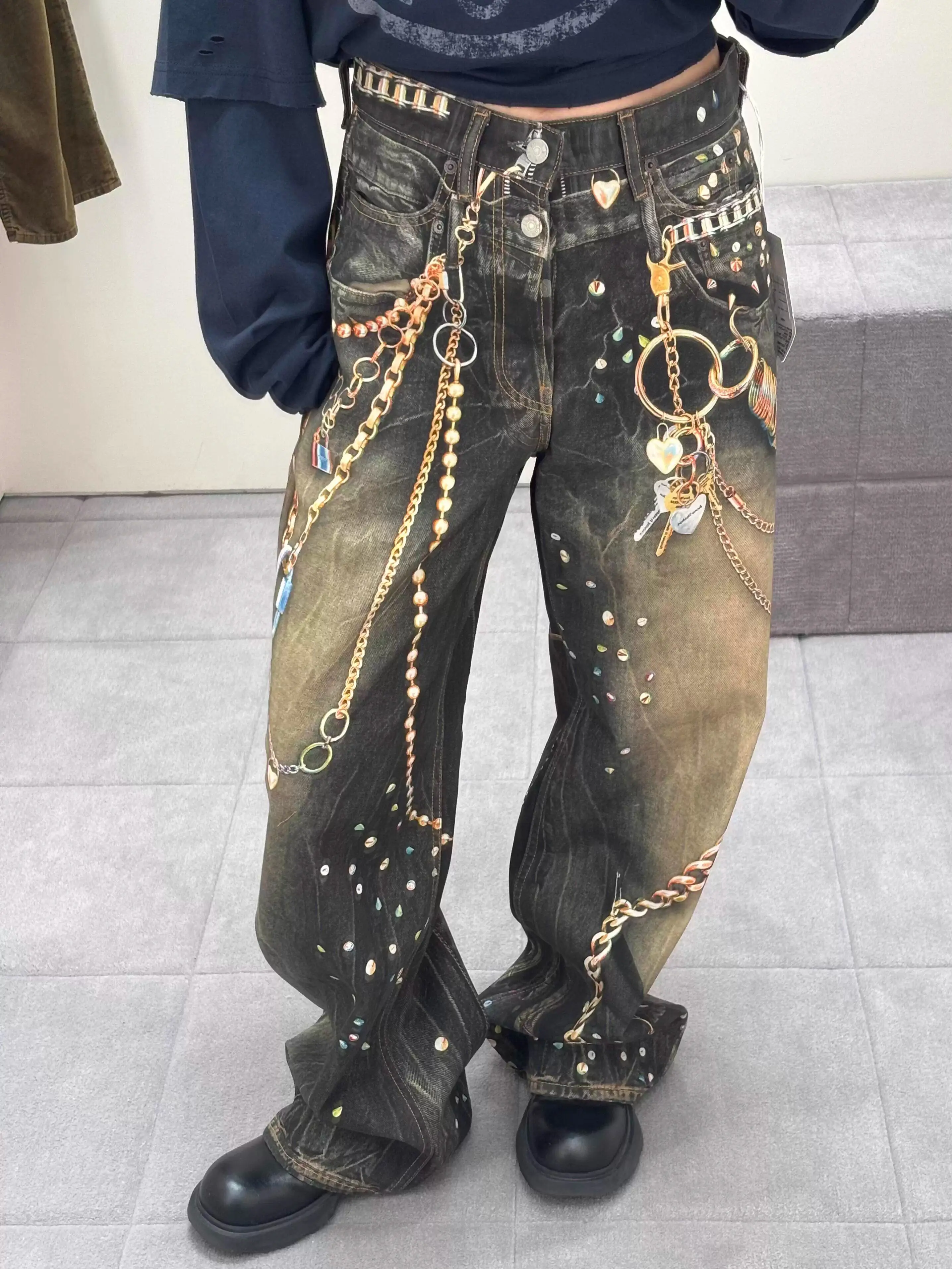AC King 26 New Black Gold Chain 3D Illusion Print Wide Leg Straight Jeans Men Women Casual Loose Fit Summer Denim Jeans
AC King 26 New Black Gold Chain 3D Illusion Print Wide Leg Straight Jeans Men Women Casual Loose Fit Summer Denim Jeans
