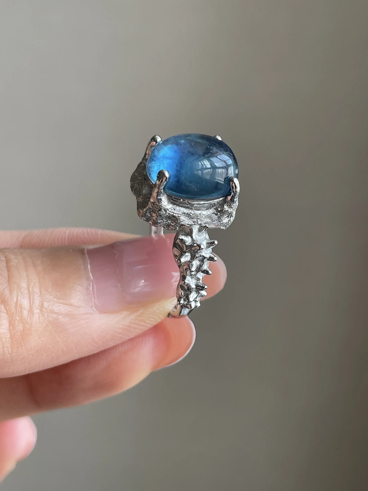 Natural Blue Aquamarine Ring Adjustable Ring Oval 925 Sterling Silver 14*12.8*9.2mm Clear Bead Aquamarine Ring Jewelry AAAAAA
Natural Blue Aquamarine Ring Adjustable Ring Oval 925 Sterling Silver 14*12.8*9.2mm Clear Bead Aquamarine Ring Jewelry AAAAAA