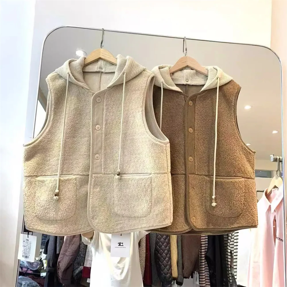 Korean Design Knitted Hooded Patchwork Lamb Fur Vest Loose Svel Women's Jaet Outerwear for Autumn And Winter
Korean Design Knitted Hooded Patchwork Lamb Fur Vest Loose Svel Women's Jaet Outerwear for Autumn And Winter