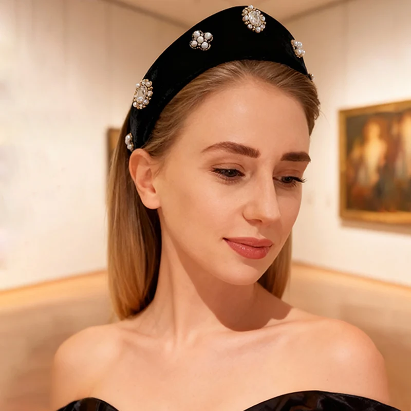 1pc European and American Velvet Headband for Women,Hairbands with Diamonds and Pearls Hair Hoop Lady Headwear Daily Wear
1pc European and American Velvet Headband for Women,Hairbands with Diamonds and Pearls Hair Hoop Lady Headwear Daily Wear