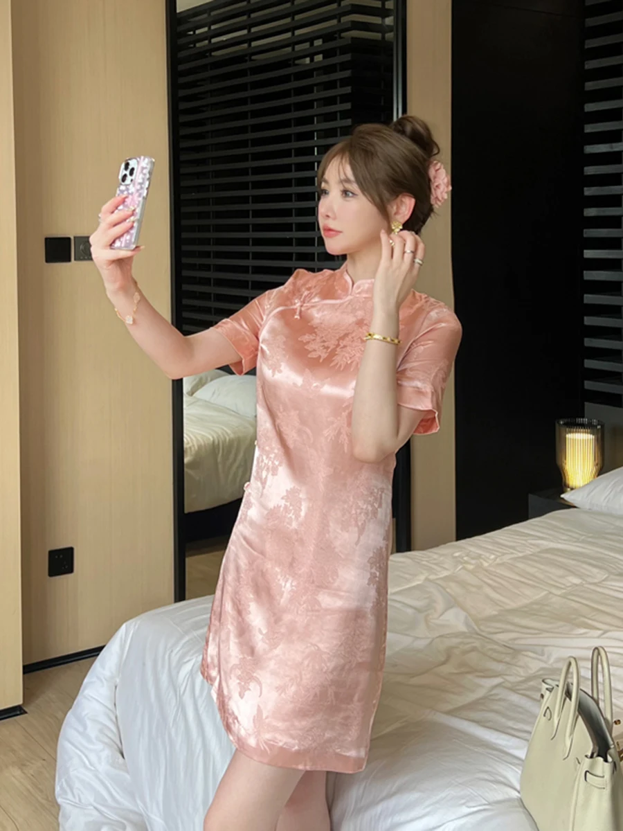 Новое модное китайское шелковое платье T-образного кроя, розовое, с низким разрезом, для повседневной носки, больших размеров, для женщин
Новое модное китайское шелковое платье T-образного кроя, розовое, с низким разрезом, для повседневной носки, больших размеров, для женщин