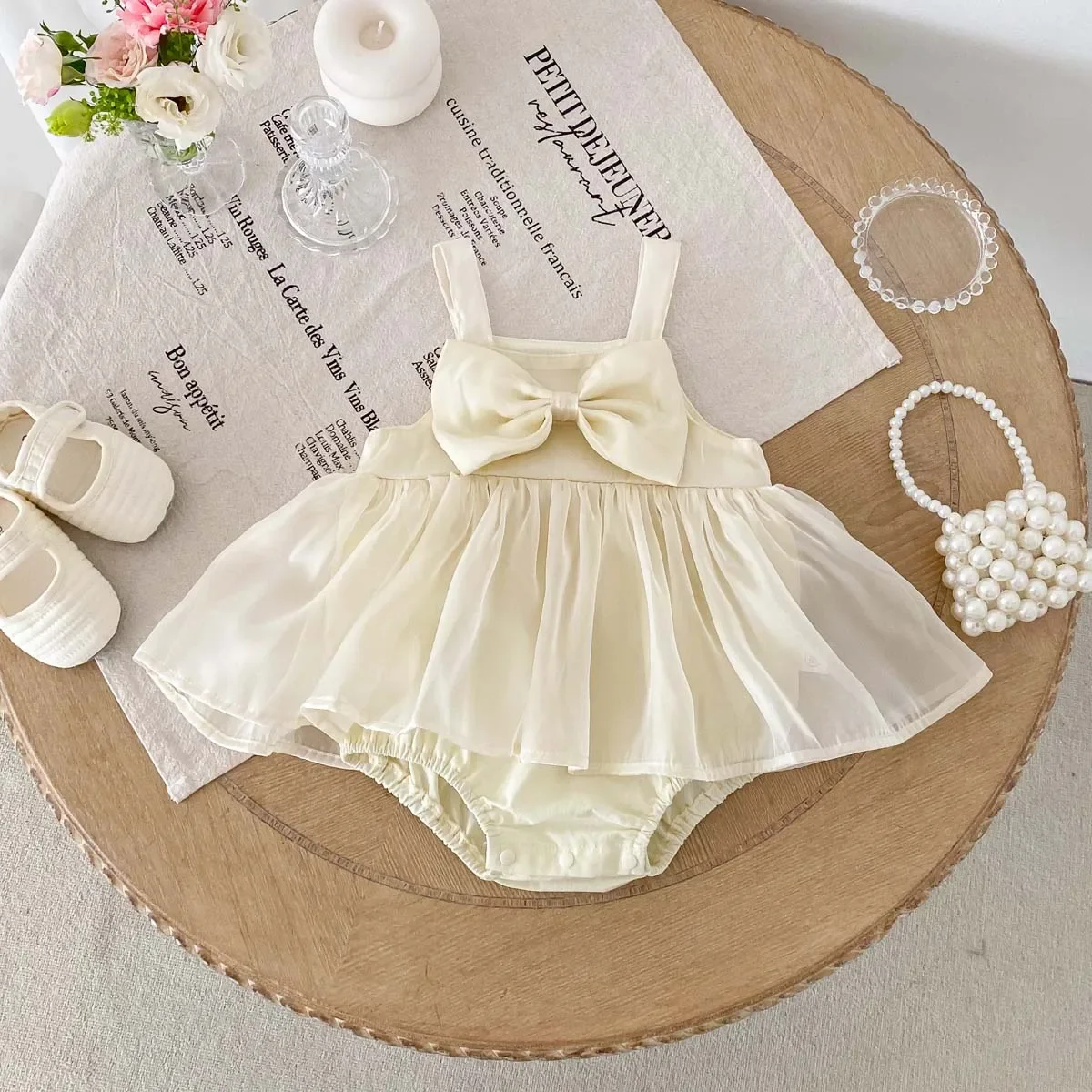 Korean baby girl summer season sweet bow hanging dress, baby girl solid color fashion oversized bow dress, very suitable for out
Korean baby girl summer season sweet bow hanging dress, baby girl solid color fashion oversized bow dress, very suitable for out