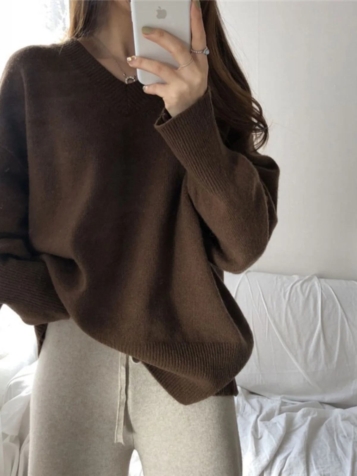 Ladies' V-Ne Knitted Sweater Loose Fit Base Layer Top Spring Autumn Outerwear Casual Sle Long Sve Fine Yarn Color
Ladies' V-Ne Knitted Sweater Loose Fit Base Layer Top Spring Autumn Outerwear Casual Sle Long Sve Fine Yarn Color