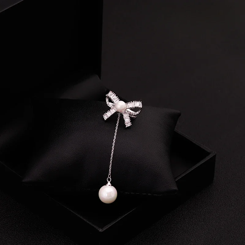 Simple All-Match Bowknot Small Brooch Women's Shirt Anti-Exposure Pin Japanese Style Collar Buckle Clothes Accessories Jewelry
Simple All-Match Bowknot Small Brooch Women's Shirt Anti-Exposure Pin Japanese Style Collar Buckle Clothes Accessories Jewelry