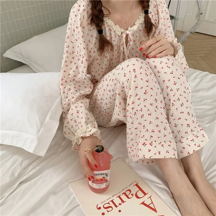 Korean Sweet Lace Cherry Print Cotton Pajamas Suit 2021 Autumn Long Sleeve Trousers Home Wear Two Piece Set Pyjamas Women
Korean Sweet Lace Cherry Print Cotton Pajamas Suit 2021 Autumn Long Sleeve Trousers Home Wear Two Piece Set Pyjamas Women