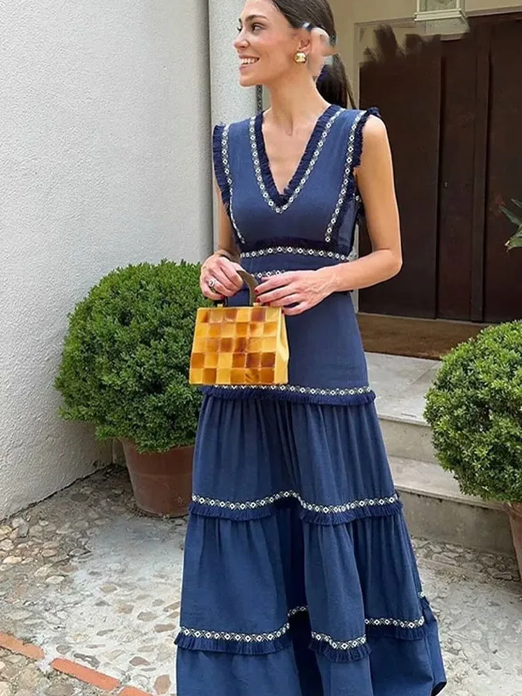 Ladies' Casual Street Dress 2026 New Summer Women's Fashionable Retro Tassel Patchwork V-neck Sleeveless Lace Decorative Dress
Ladies' Casual Street Dress 2026 New Summer Women's Fashionable Retro Tassel Patchwork V-neck Sleeveless Lace Decorative Dress
